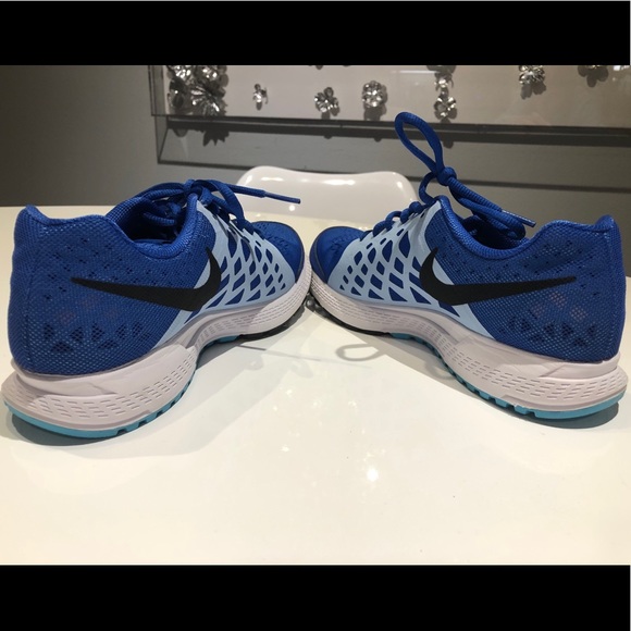 Never Worn Nike Running shoes - Picture 5 of 8